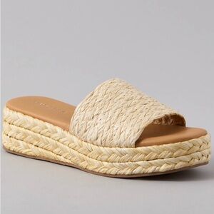American Eagle Outfitters Tan Woven Platform Slide Mules 9